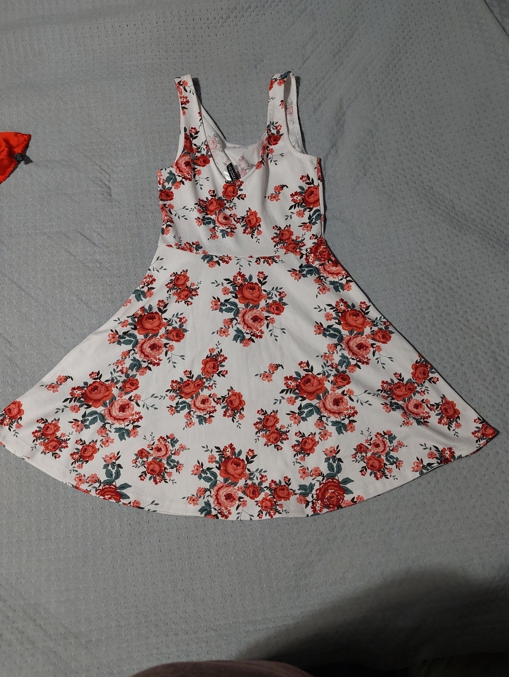 Divided H&M White Sleeveless Dress with Red Floral Print